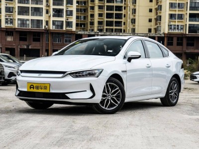 10萬級純電轎車大比拼：零跑B01憑何脫穎而出？