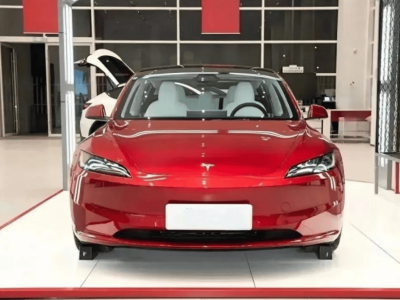 小米SU7對戰特斯拉Model 3：車主實測，豪華感與成熟度差距一目了然