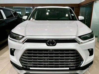 TOYOTA漢蘭達新款驚艷登場，國產呼聲高漲，期待駕駛新體驗