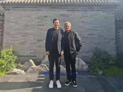 英偉達黃仁勛：與雷軍長期合作，共探AI、自動駕駛等前沿技術