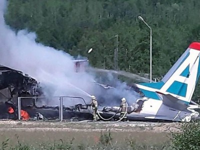 俄羅斯安-24客機墜毀，49人恐無一生還，黑匣子定位信號確認中