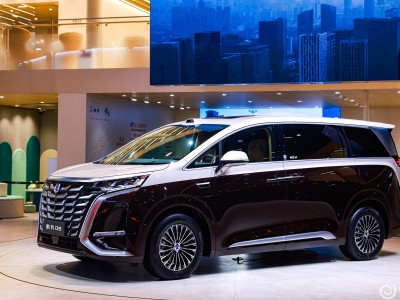 騰勢D9成都車展推新車型 銷量技術(shù)雙突破 引領(lǐng)中國新能源MPV走向世界