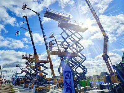 徐工攜系列高空作業平臺亮相英國Vertikal Days展會，展現硬核實力