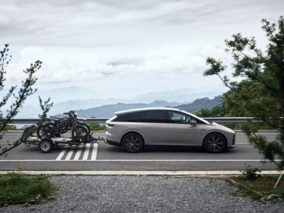 理想i6 9月底交車無小訂，新增原廠拖車鉤，開啟年輕車主新形態生活
