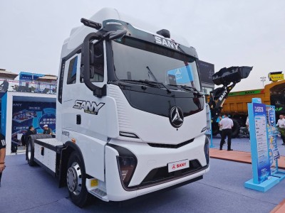 500公里續(xù)航+智能配置 三一江山SE636充電牽引車亮相2025工程機械展
