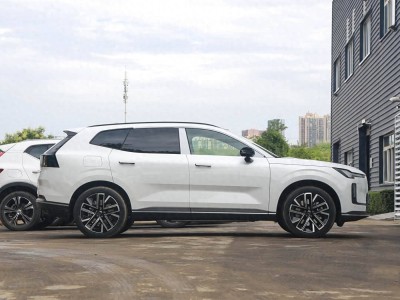 2025年9月26日兩款合資新能源SUV登場，XC70與EZ-60誰更值得期待？