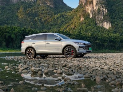 十一出行見真章：純電充電遇阻，插混增程車主“逆襲”體驗優