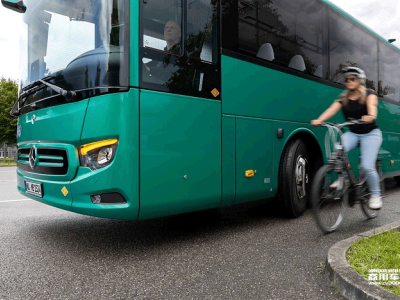 戴姆勒客車2025年首發(fā)eIntouro：純電驅(qū)動，開啟城際與旅游接駁新篇章