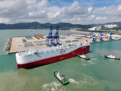 比亞迪“濟南號”中秋首航小漠港,6000余輛國產新能源車駛向新加坡