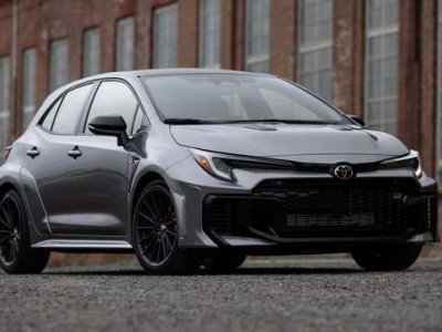 2026款豐田GR Corolla細(xì)節(jié)微調(diào) 陣容簡化 手動/自動款起價公布 GRMN版或年底現(xiàn)身