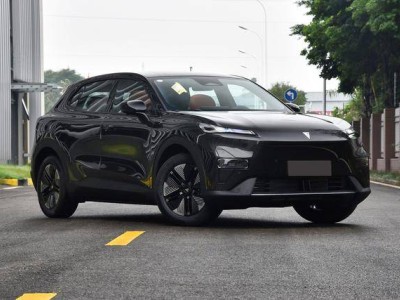 深藍S05 215Max增程版12.99萬起售!外觀內飾升級,配置動力表現如何?