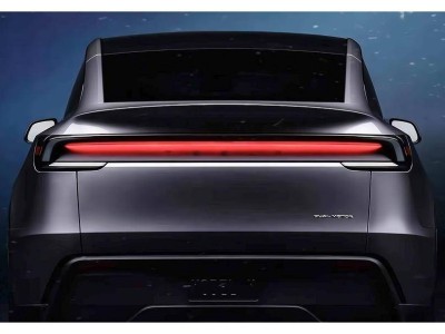 特斯拉Model Y煥新登場(chǎng)：外觀添彩細(xì)節(jié)升級(jí)，運(yùn)動(dòng)調(diào)校下座椅偏硬如何選？