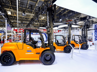 杭叉X系列混動叉車:以技術突破開啟重載領域綠色智能新篇章