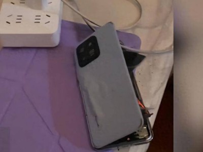 重慶網友稱原裝未拆修小米13手機未充電時自燃冒煙，官方客服：將檢測查明原因