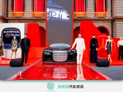 梅賽德斯-奔馳Vision Iconic概念車首秀：傳承經(jīng)典，創(chuàng)新科技共筑未來(lái)