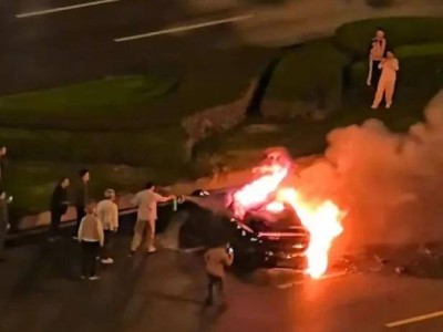 小米SU7事故引關注：隱藏式門把手成救援阻礙，安全創新需平衡