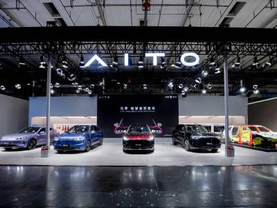 問界攜硬核技術亮相2025世界智能網聯汽車大會 詮釋安全豪華新境界