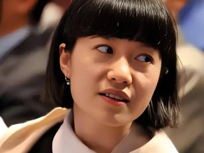 楊振寧遺囑終揭曉：相伴21載，財產盡捐教育，翁帆獲精神宇宙饋贈