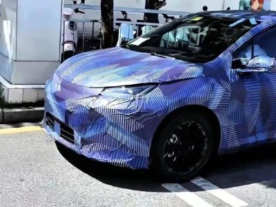 比亞迪海豚迭代升級，經(jīng)典兩廂造型回歸，黑化輪圈添運動氣息