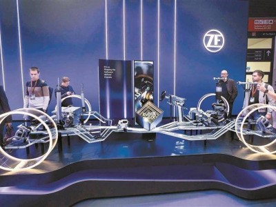 互聯(lián)網(wǎng)巨頭競逐智能汽車賽道：生態(tài)、數(shù)據(jù)與場景的全新爭奪戰(zhàn)