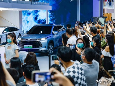 新能源浪潮中，燃油車(chē)“逆襲”煥新彩，智能化成其“續(xù)命”新引擎