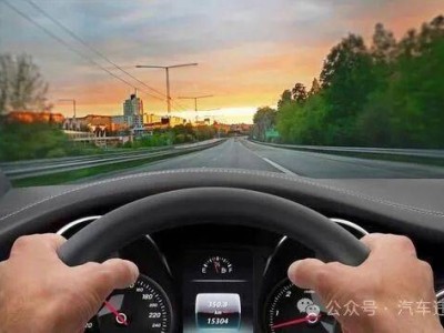 判斷駕駛穩(wěn)不穩(wěn)，駕齡非關(guān)鍵，這幾個(gè)駕駛細(xì)節(jié)才是試金石！