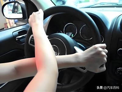 新手倒車總亂套？方向盤回正車輪歪咋辦？這些技巧助你輕松停車