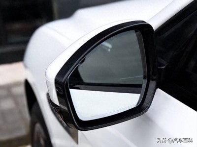 倒車看后視鏡還是倒車影像？掌握方法，主輔結合讓倒車技術穩步提升