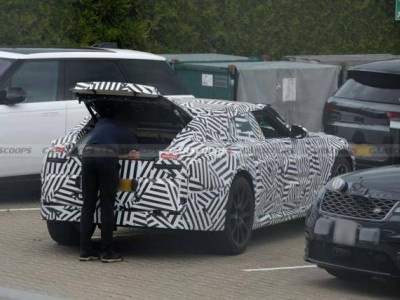 捷豹純電GT量產版諜照曝光，設計有創新但取物便利性存挑戰