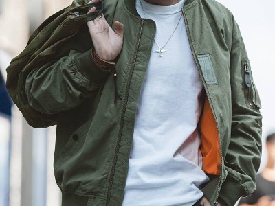 拼多多百億補(bǔ)貼來襲！馬登美式復(fù)古MA-1軍綠夾克，8折后僅需130.9元