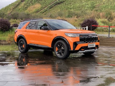 全新福特探險者昆侖穿越版登場，硬核配置加持，助城市人暢享越野樂趣