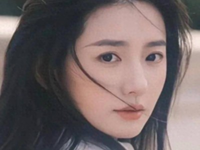 于正新簽花旦“張石頭” 曾是高校毛概老師 憑顏值與教學(xué)實(shí)力走紅網(wǎng)絡(luò)