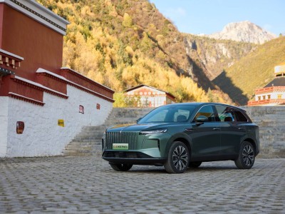 續航強空間大還智能！紅旗HS6 PHEV重新定義混動SUV新標桿