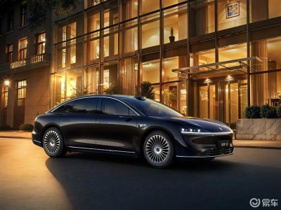 國產(chǎn)新能源發(fā)力中高端！多款車型配置升級，續(xù)航、智駕實力比拼