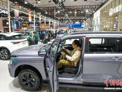 2025昆明國際車展開幕 市民踴躍觀展體驗 現(xiàn)場交流氛圍熱烈