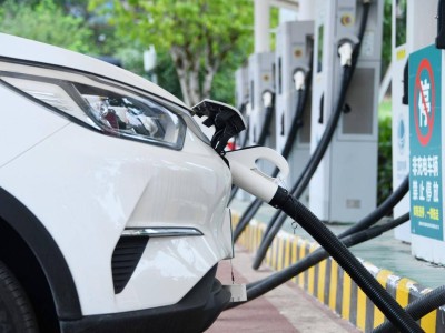 新能源汽車“十四五”蝶變：年均增長超75%，智能化下半場如何續(xù)寫輝煌？