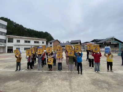 跨越山海傳溫情!臨淄攜手愛心力量為石柱學子開啟“AI”新視野