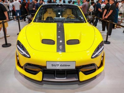 小米SU7 Ultra“挖孔機蓋”虛假宣傳案質證，小米法務稱雷軍刪改微博無誤導且不擔連帶責任