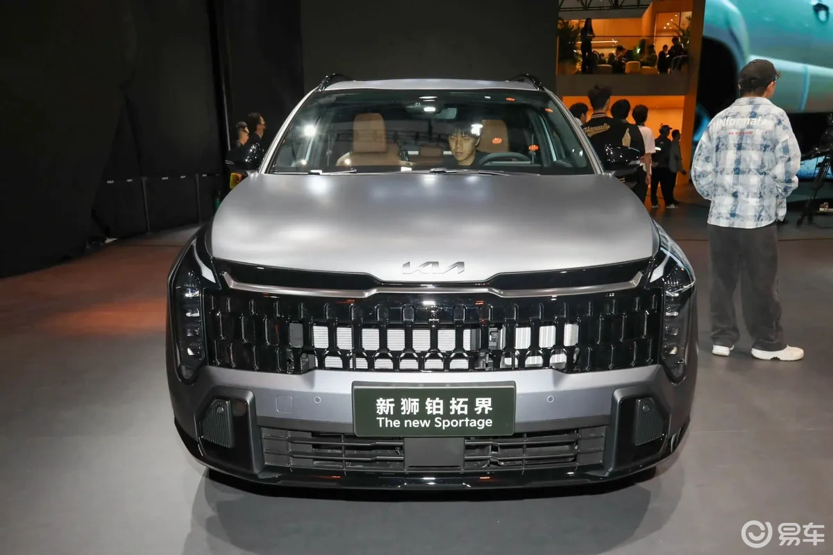 廣州車展新看點!新款獅鉑拓界亮相,2.0T動力升級,2026年入局激戰