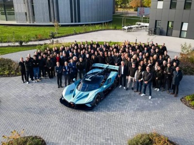 限量40臺(tái)的“性能猛獸” 布加迪Bolide最后一臺(tái)下線 售價(jià)超3000萬(wàn)