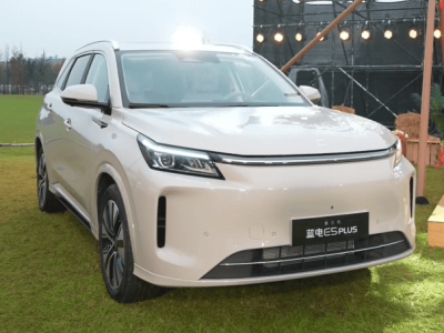 第三代藍(lán)電E5 PLUS上市！限時換新價11.98萬 續(xù)航升級還配自適應(yīng)懸架