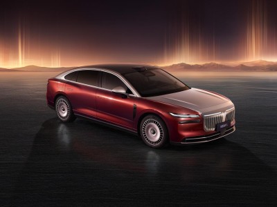 華系雙雄崛起:嵐圖追光L與享界S9重塑高端新能源豪華格局