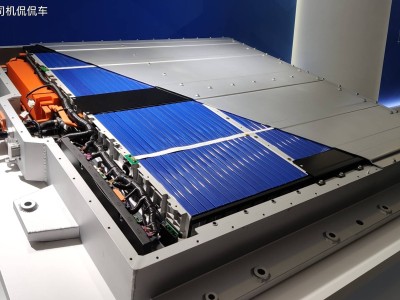 磷酸鐵鋰憑啥更安全?起火概率低 熱失控時間長 優勢明顯!