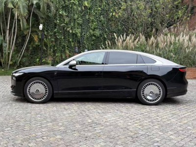 嵐圖追光L上市:800V架構加持 豪華配置與智能駕駛助力中高端市場