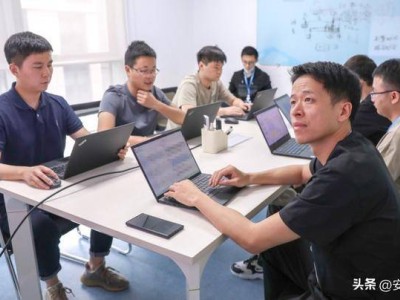 “90后”劉權:勇闖AI無人區 引領國產大模型自主可控新征程