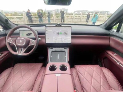 嵐圖泰山:以科技與豪華“爭峰” 引領中國汽車新高度