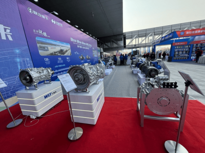 萬里揚三款產品連續亮相陜汽年會,憑技術、適配與成本優勢“破局”