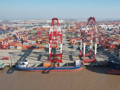 長三角聯(lián)動新突破!“蕪湖-上海”江海聯(lián)運(yùn)助力新能源汽車高效出口