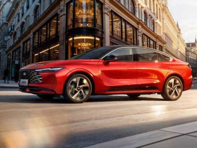 福特“剎車轉向”:棄大型純電押注混動,百年車企務實謀新局