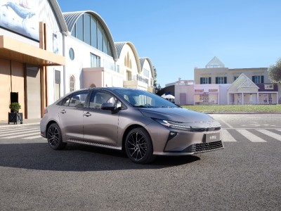 全新智混卡羅拉9.9萬起上市，美學(xué)空間科技全面進階，開啟品質(zhì)出行新篇